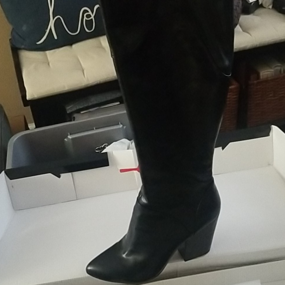 Boots - Picture 5 of 9